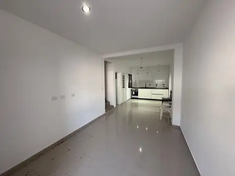 Depto Tipo Casa en Venta en Villa Lynch, USD 115.000