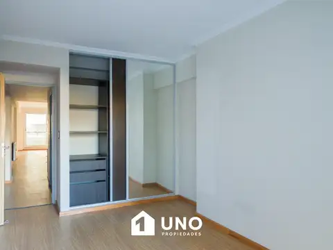 Italia y Salta - Amplio Dpto de 1 Dormitorio Externo.