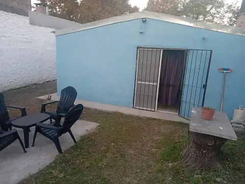 Casa 6 ambientes con 1 baño