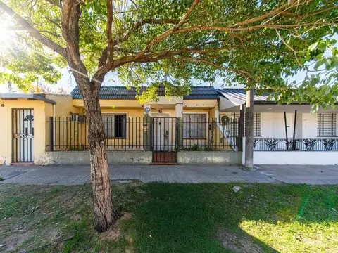 VENTA CASA 2 DORMITORIOS CON LOCAL  SAN LORENZO