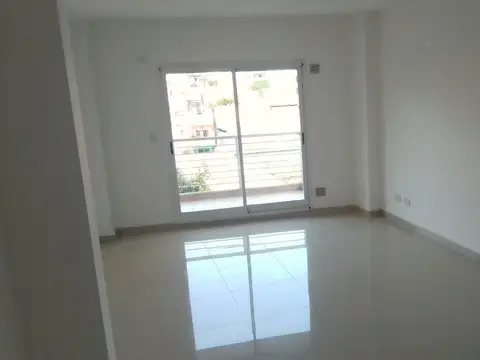 Granaderos 700, Piso 4