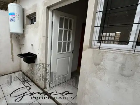 Casa 3 ambientes con 1 baño