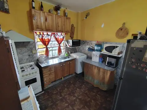 Casa en Venta con 3 cocheras