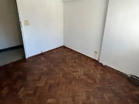 AQLUILER OFICINA EN EL CENTRO 