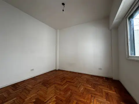 Departamento en Alquiler en Monte Castro, $ 550.000