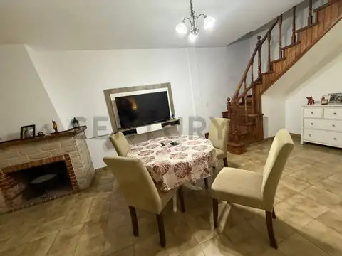 Casa 5 ambientes con 2 baños