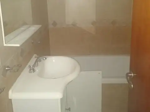 Departamento en Alquiler en Haedo, $ 600.000