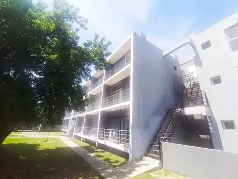 Condominio con parrilla y pileta!