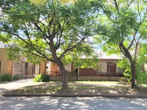 Venta Casa en San Andres De Giles, gran terreno y calidad constructiva. OPORTUNIDAD