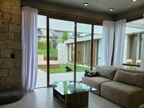 Casa en Venta en Valeria del Mar, USD 330.000