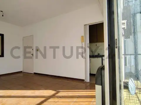VENTA DEPARTAMENTO 2 AMBIENTES - SUPER LUMINOSO - PISO ALTO  CON VISTA ABIERTA - VILLA URQUIZA