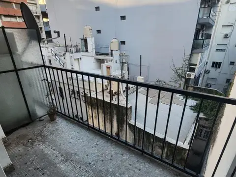 Monoambiente con balcon 36m2 excelente ubicacion