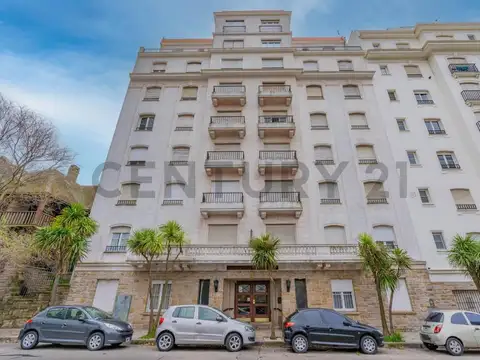 9 de julio 2443 100, Piso 6