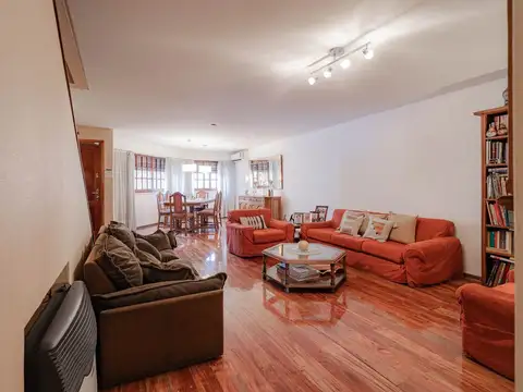 Casa 4 ambientes con 3 baños