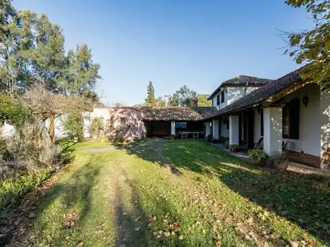 Casa 5 ambientes con 4 baños