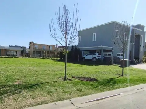 LOTE EN VENTA BARRIO SANTO TOMAS, DERQUI, PILAR