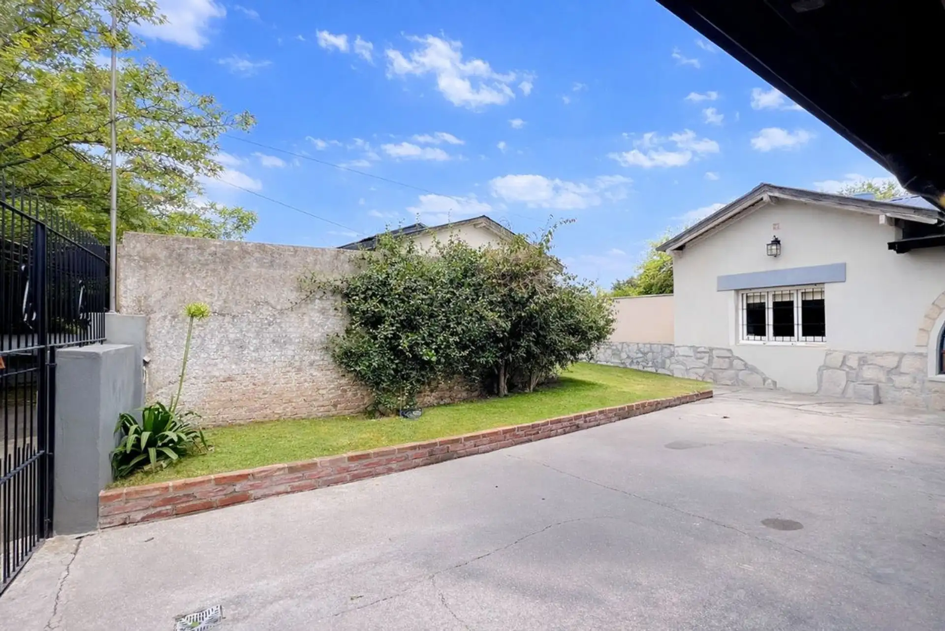 VENTA CASA 4 AMB GARAGE TIPO QUINCHO OPORTUNIDAD!
