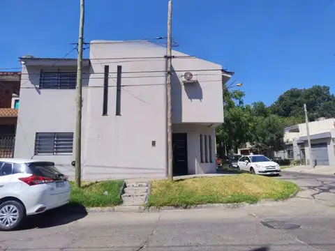 Depto Tipo Casa en Alquiler de 3 ambientes
