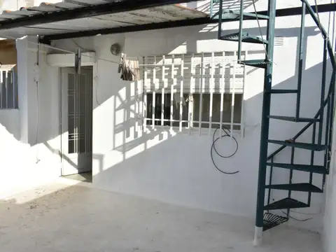 Depto Tipo Casa en Venta con 1 cocheras