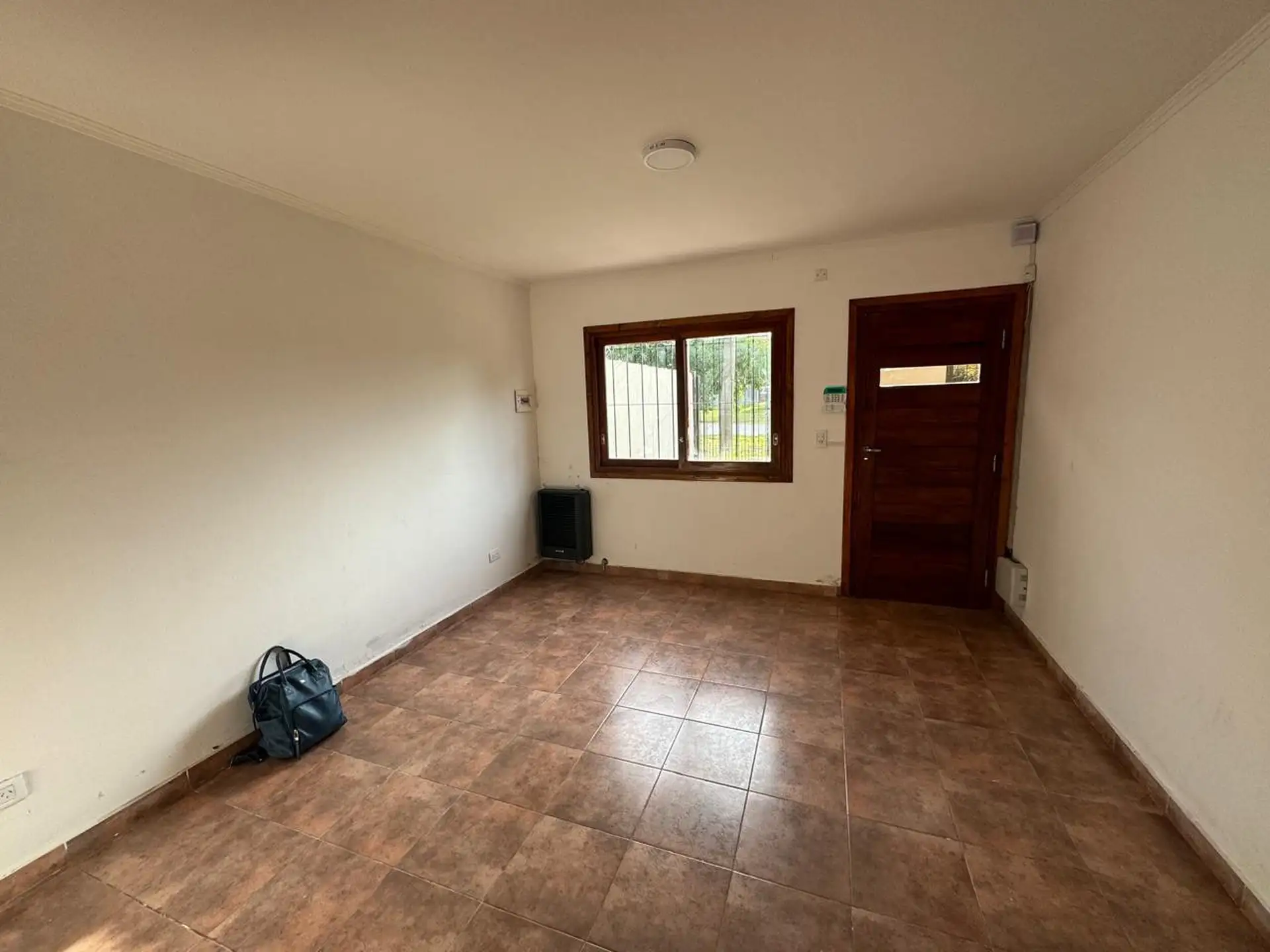Duplex 3 amb, con parque y entrada para auto