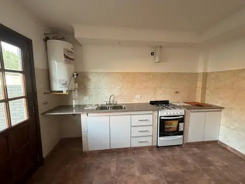 Depto Tipo Casa en Alquiler de 2 dormitorios