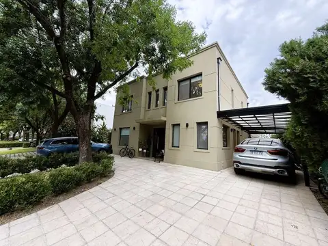 Casa 5 ambientes en venta, Santa maria de los oliv