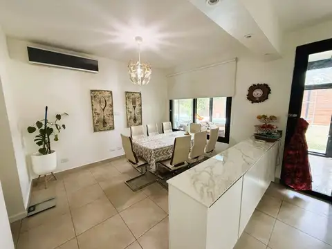 Casa 5 ambientes en venta, Santa maria de los oliv