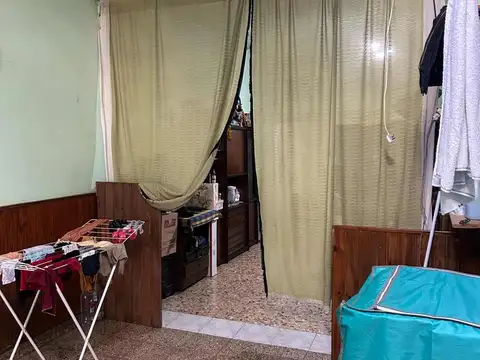 Casa 6 ambientes con 2 baños