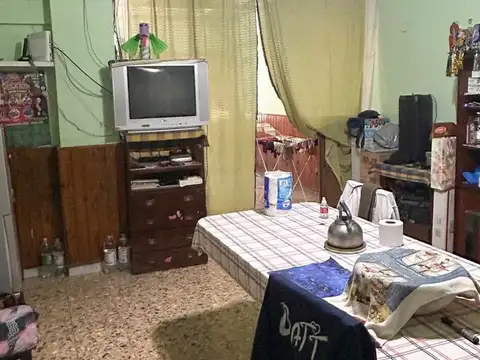 VENTA de CASA CON LOTE PROPIO en Parque Chacabuco