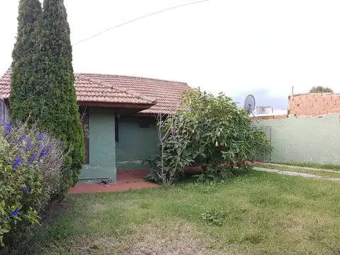 Casa 2 ambientes con 1 baño