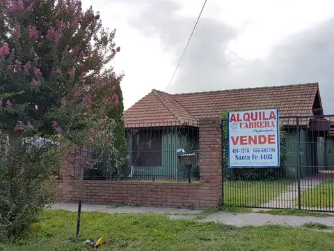 Chalet 3 amb. con parque - Rafael del Riego y Av. Vertiz