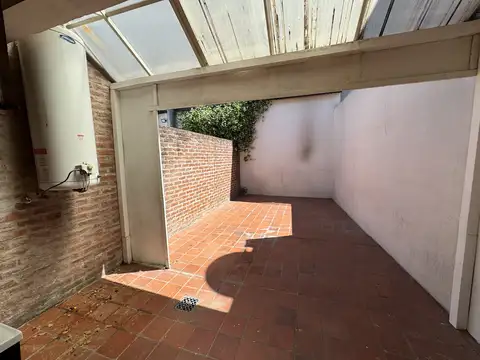 Casa en Alquiler con 1 cochera