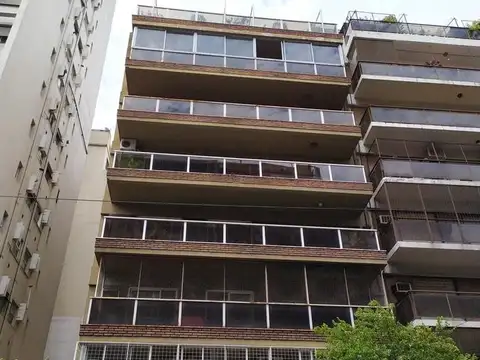 Departamento 4 ambientes con dependencias en Venta en Caballito