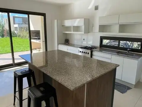 Casa en Venta en Puertos - Riberas, USD 290.000
