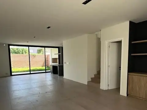 Casa 3 ambientes con 2 baños