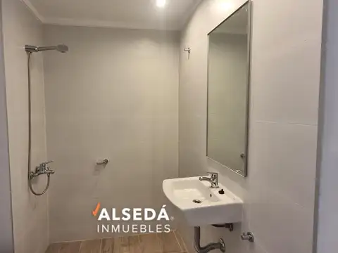 Monoambiente amplio a estrenar con Patío