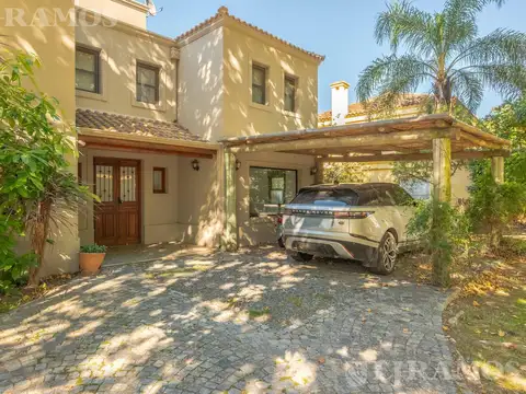 Casa en Ayres de Pilar
