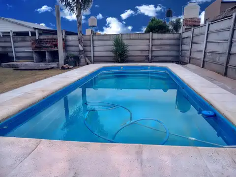 Casa en Venta con 3 cocheras
