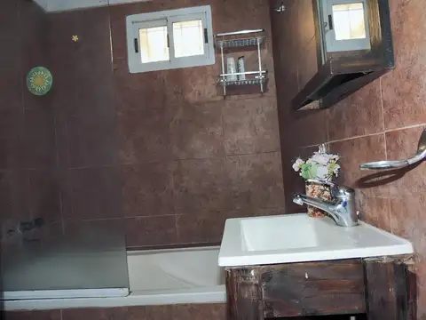 Venta casa Barrio semi cerrado Matheu Pileta