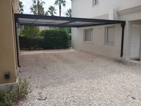 Casa en Venta en Pilar, USD 170.000