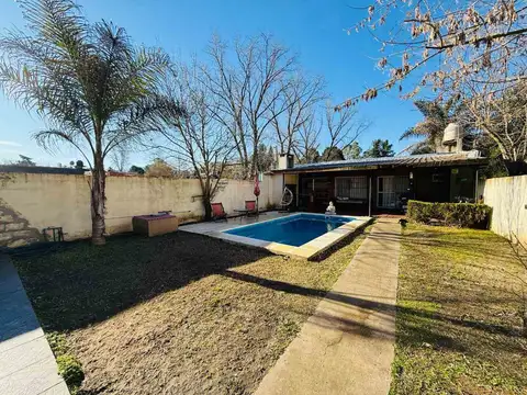 Casa en Venta con 2 cocheras