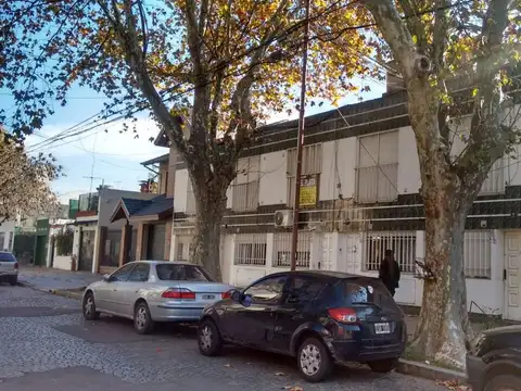 Oliden 200, Piso 1º