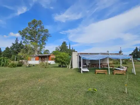 Casa quinta con excelente ubicacion, dos casas construidas y pileta. Ruta 26 y Bv Pueyrrredon