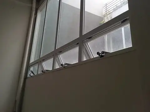 Local a estrenar - 45 m2 o cochera para 3 autos y/o Baulera