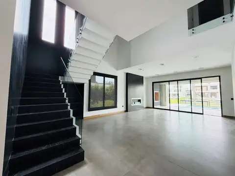 Casa en Alquiler de 5 dormitorios