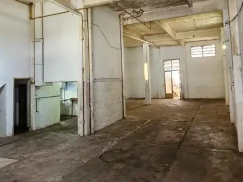 Alquiler de Depósito 200 m² en Flores Sur