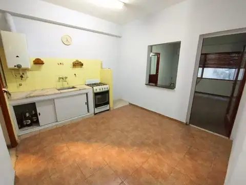 Departamento 2 dormitorios por escalera - San Lorenzo al 1200
