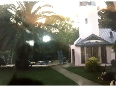 OPORTUNIDAD CASAQUINTA PARQUE LELOI 220M2 CON1400M2 DE TERRENO,PISCINA DE 14X7MTS A1CDRA DE M.FIERRO