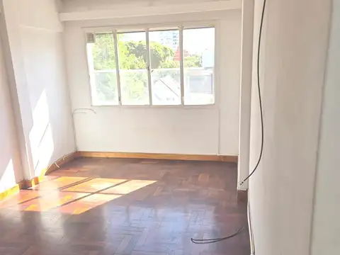 Departamento en Venta en Olivos Vias/Rio, USD 112.000