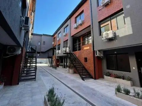 Magnifico dúplex con cochera descubierta (1°13)